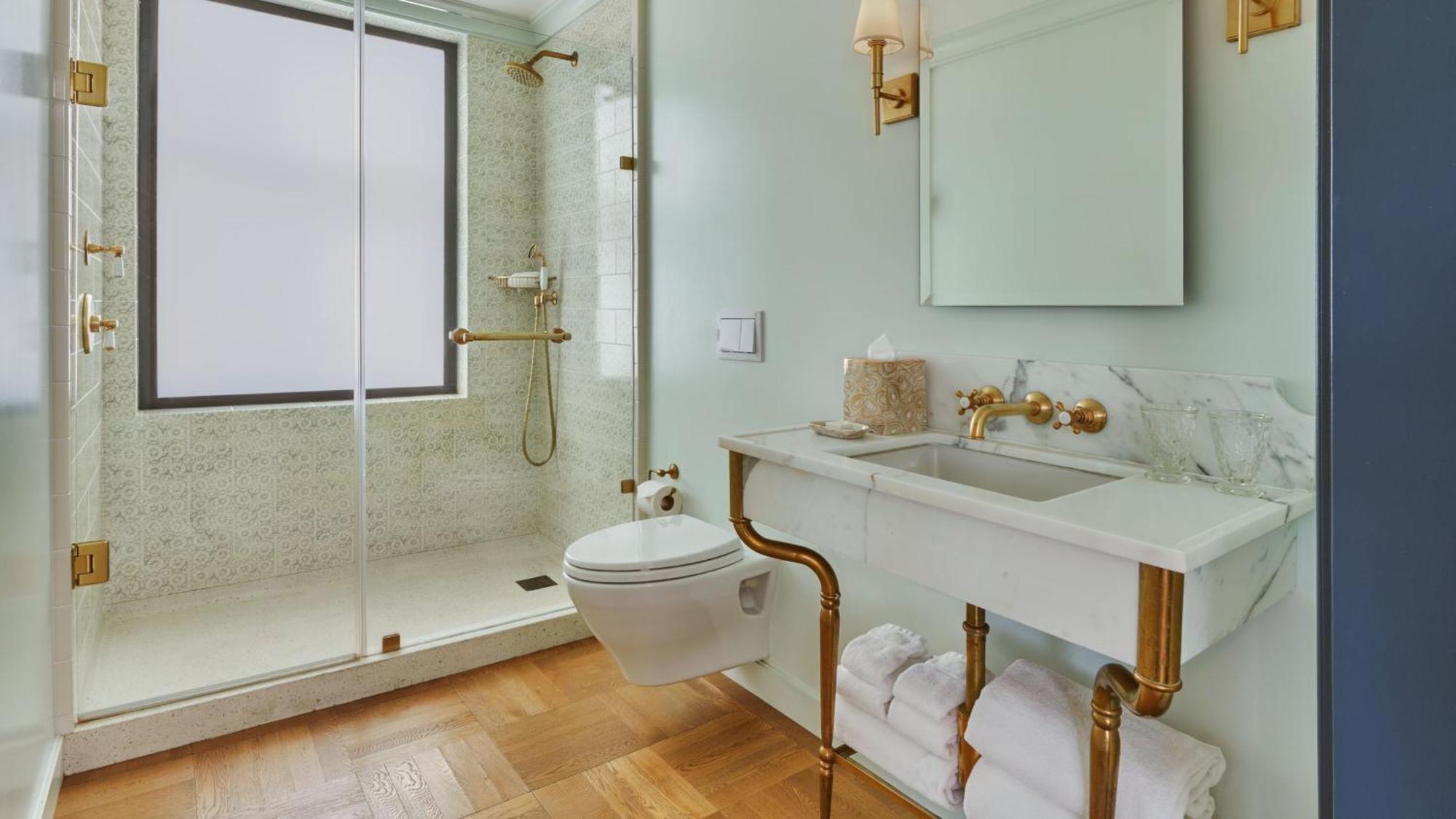 One-Bedroom Olive King Suite with City View - Hearing Accessible